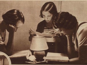Alumnas-Residencia-Senoritas-estudiando_83751726_255343_1706x1280