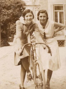 Hermina-Adrados-Rosado-Iglesia-Residencia_83751728_255392_1280x1706